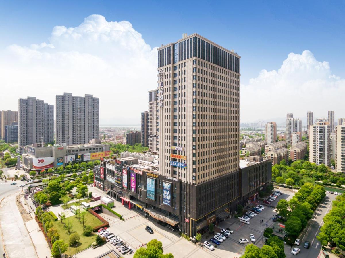 杭州滨江滨文路亚朵酒店 外观 照片
